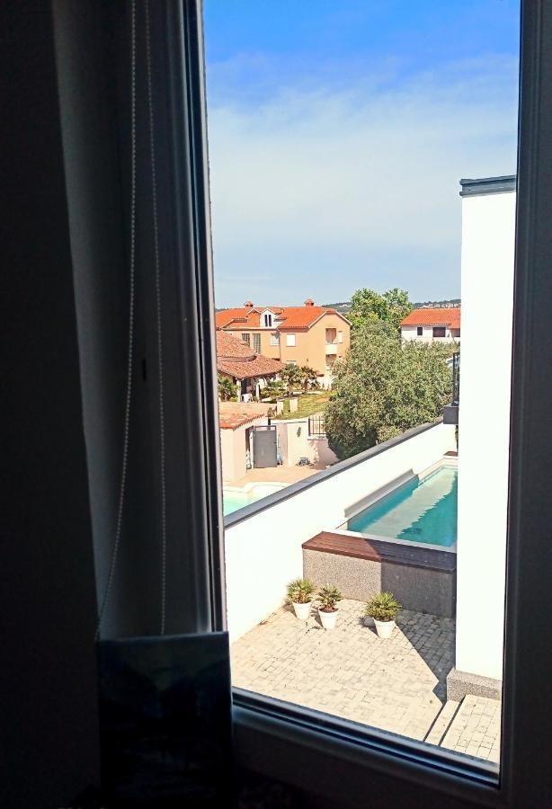 Abelia Pool View Studio Пула Екстериор снимка